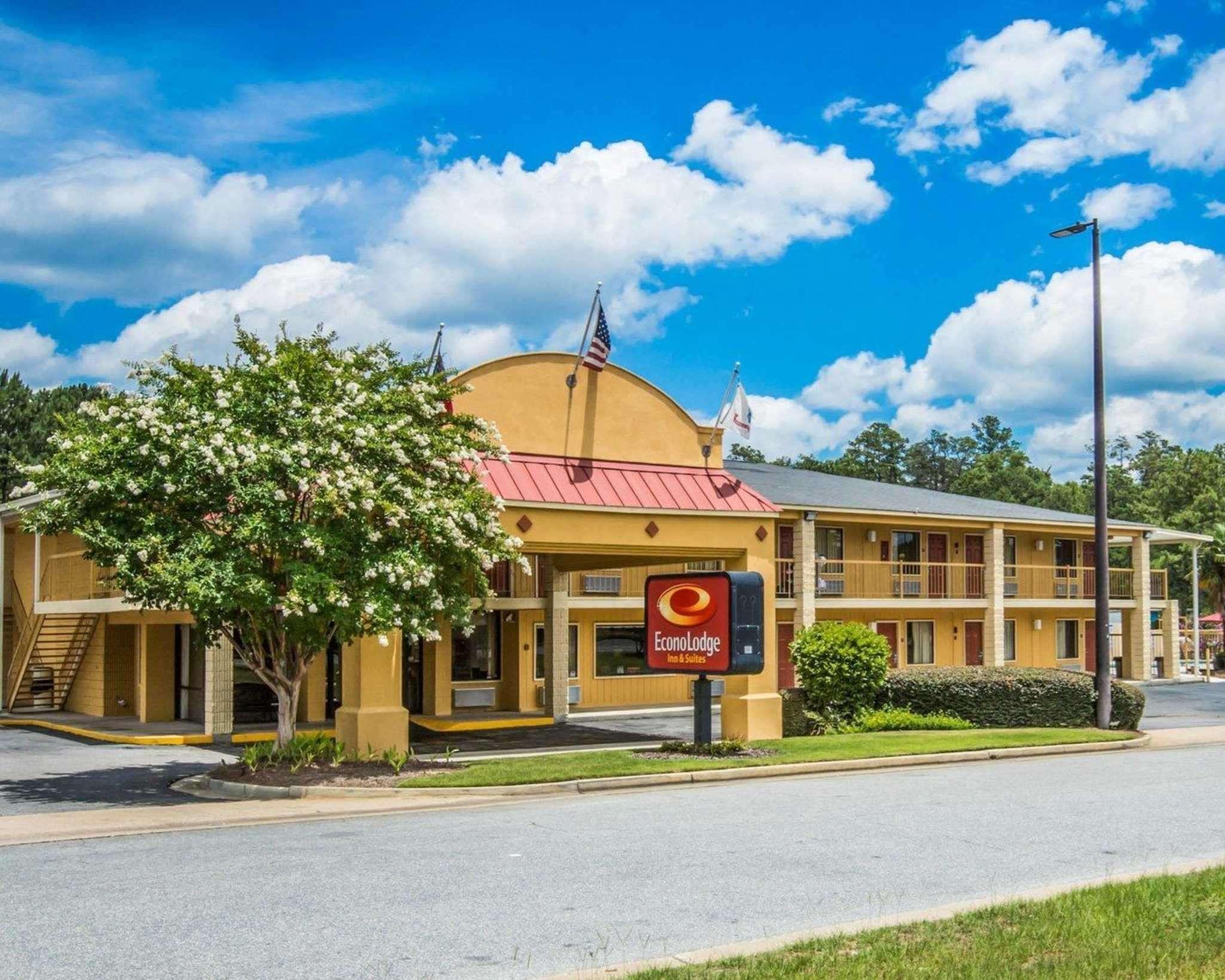 Econo Lodge Inn & Suites At Fort Moore Коламбус Экстерьер фото