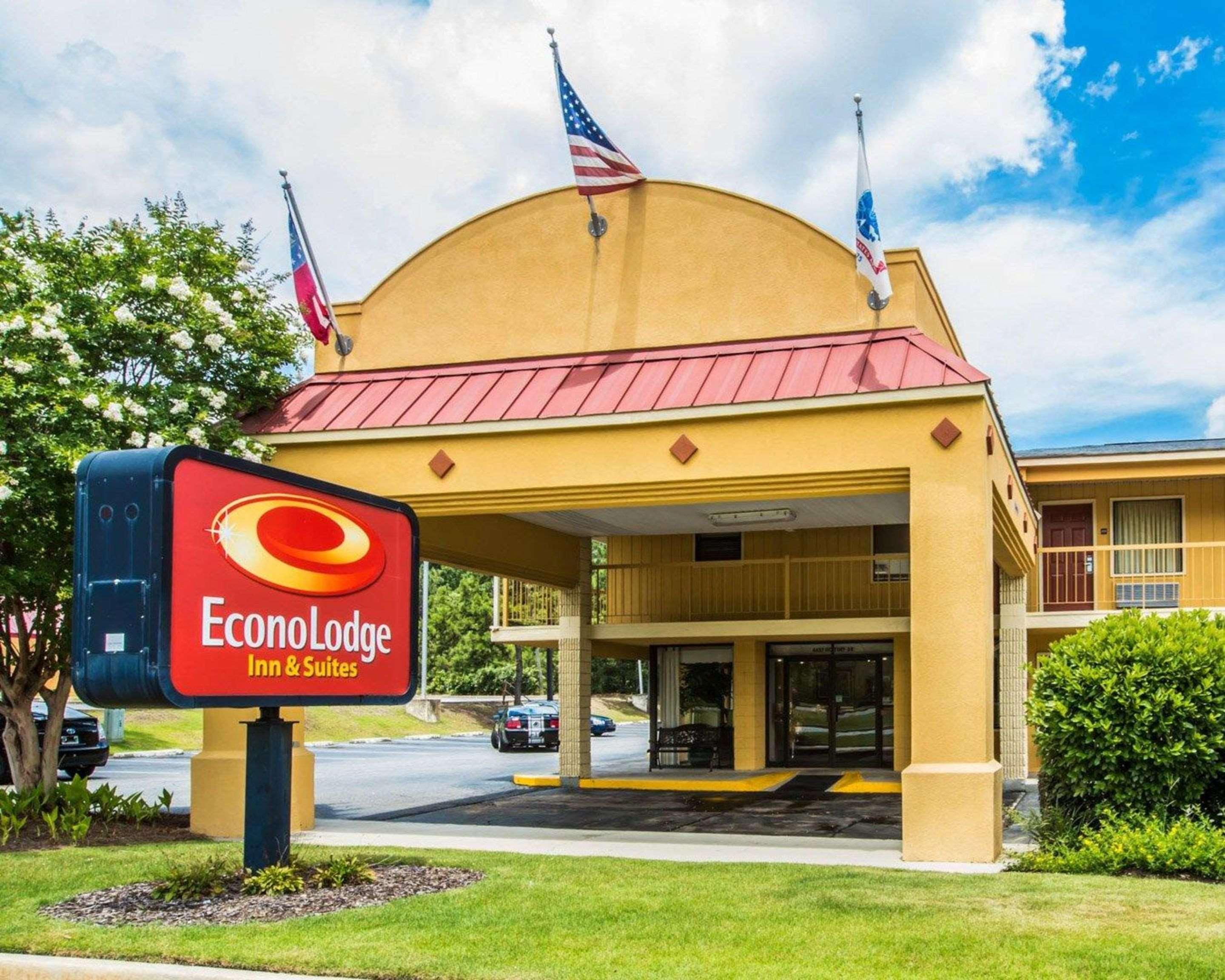 Econo Lodge Inn & Suites At Fort Moore Коламбус Экстерьер фото